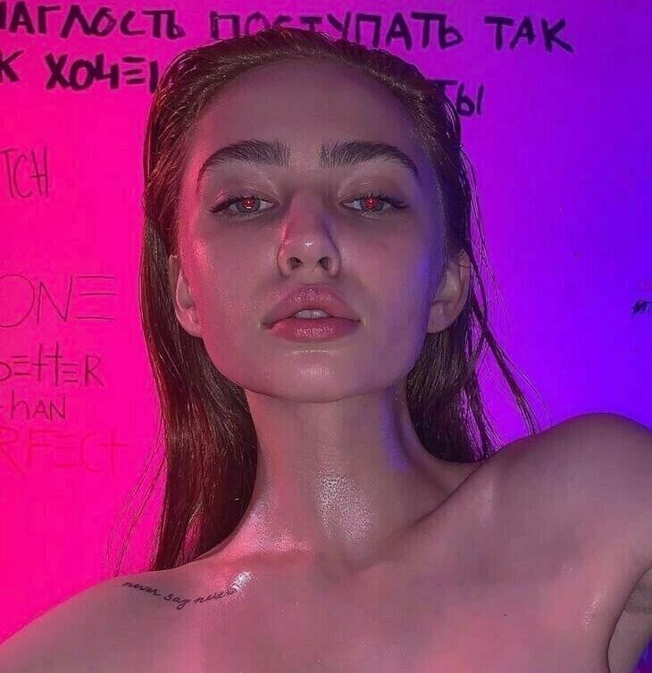 Renata Ri desnuda #108006985