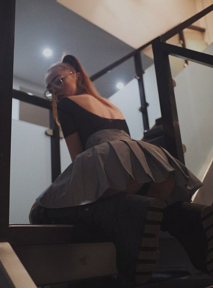 Renata Ri desnuda #108007015