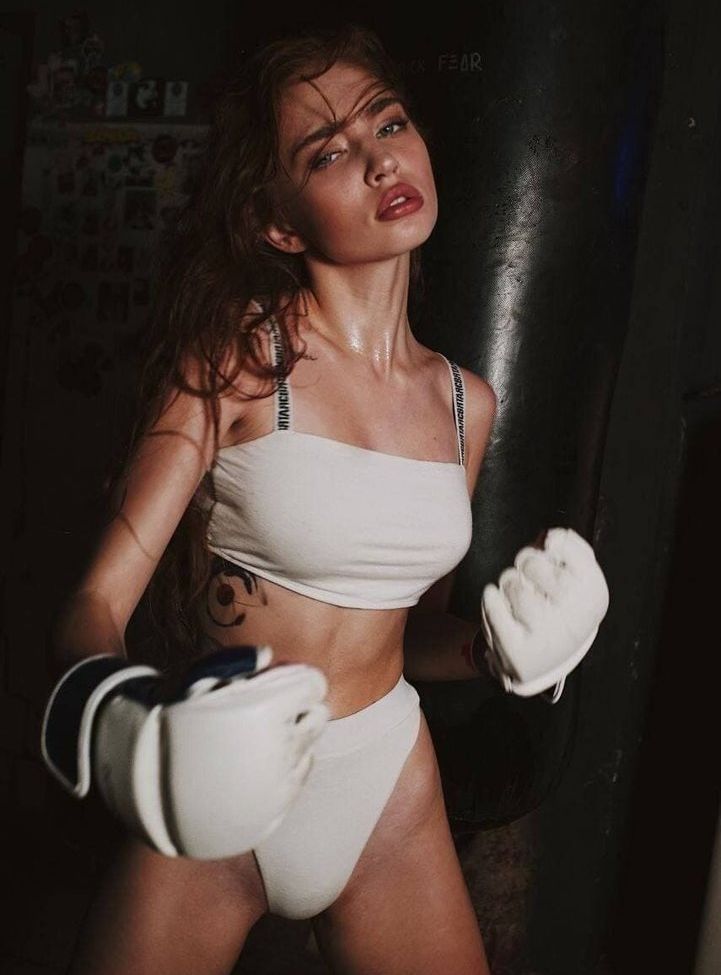 Renata Ri desnuda #108007049