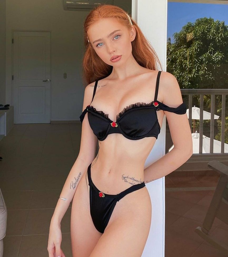 Renata Ri desnuda #108007066