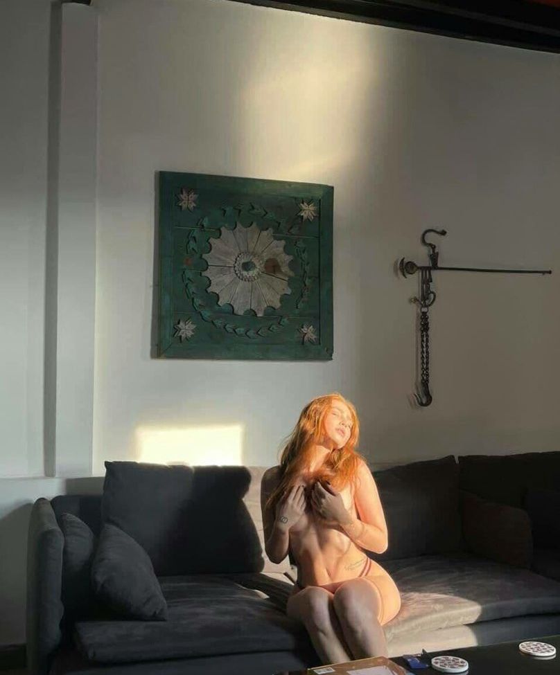 Renata Ri desnuda #108007067