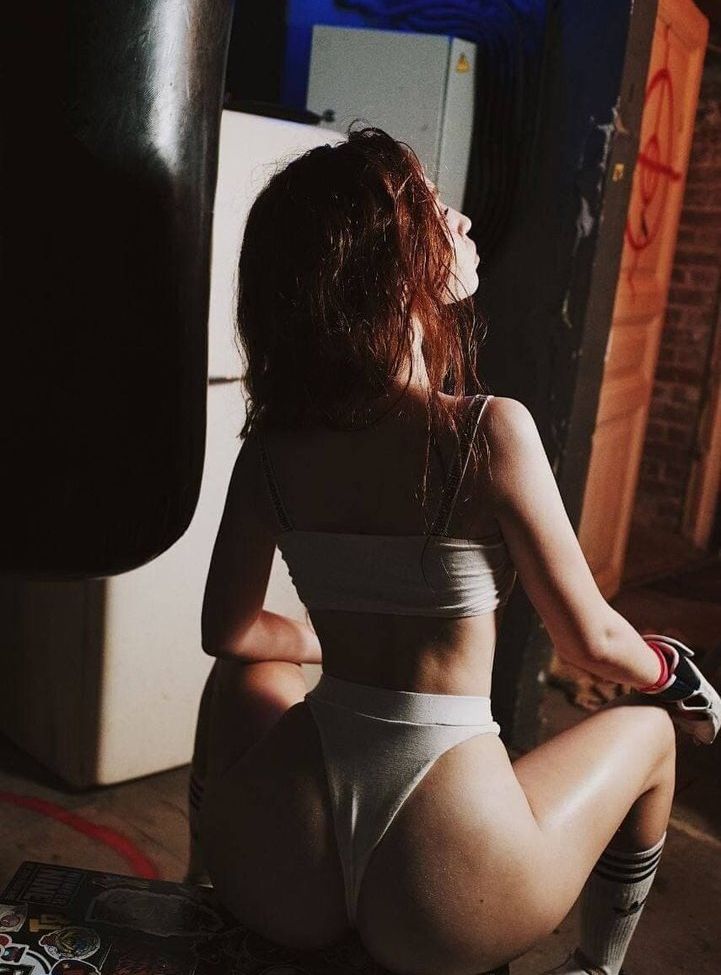 Renata Ri desnuda #108007074