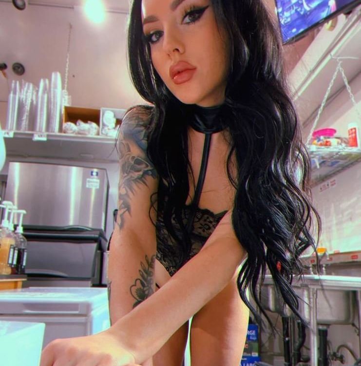 Bikini Baristas desnuda #108519208
