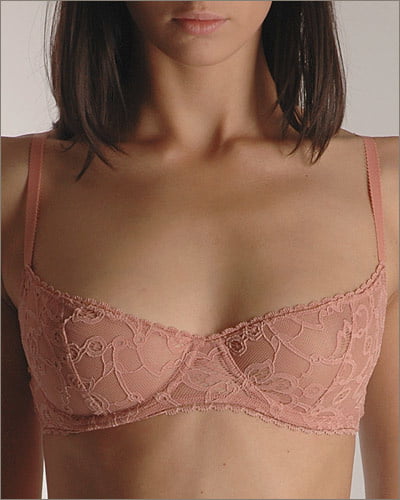 Immagini del reggiseno ad alta definizione
 #94869114