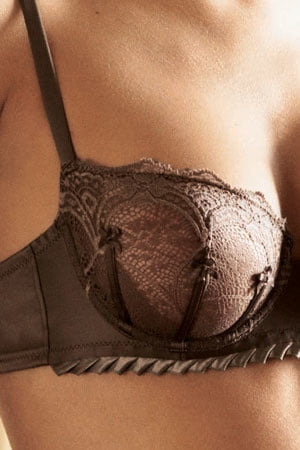 Immagini del reggiseno ad alta definizione
 #94869235