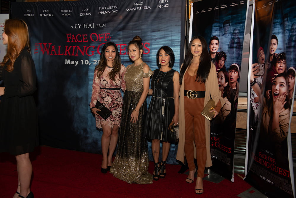 Belles femmes asiatiques vietnamiennes à la première d'un film
 #100593469