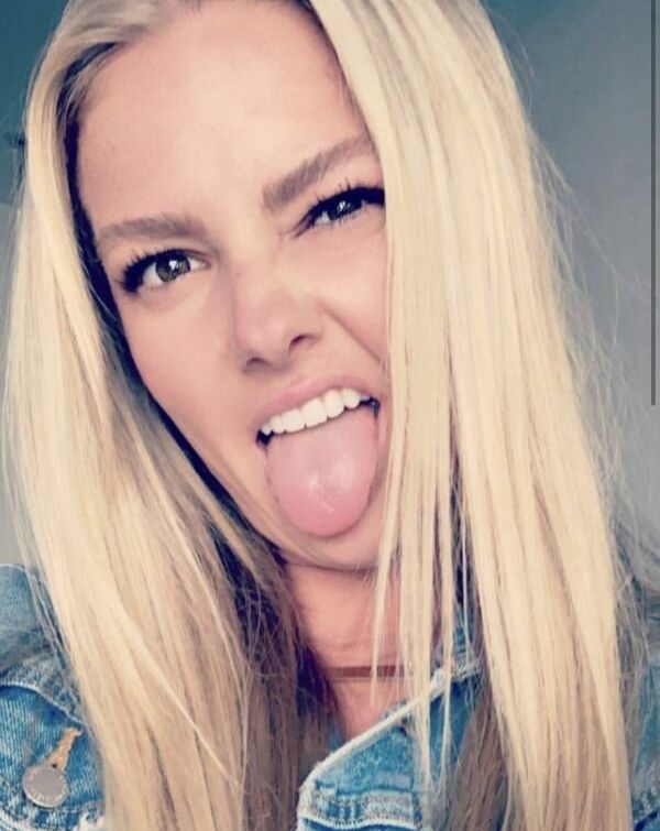 Chivettes desnuda #108362980