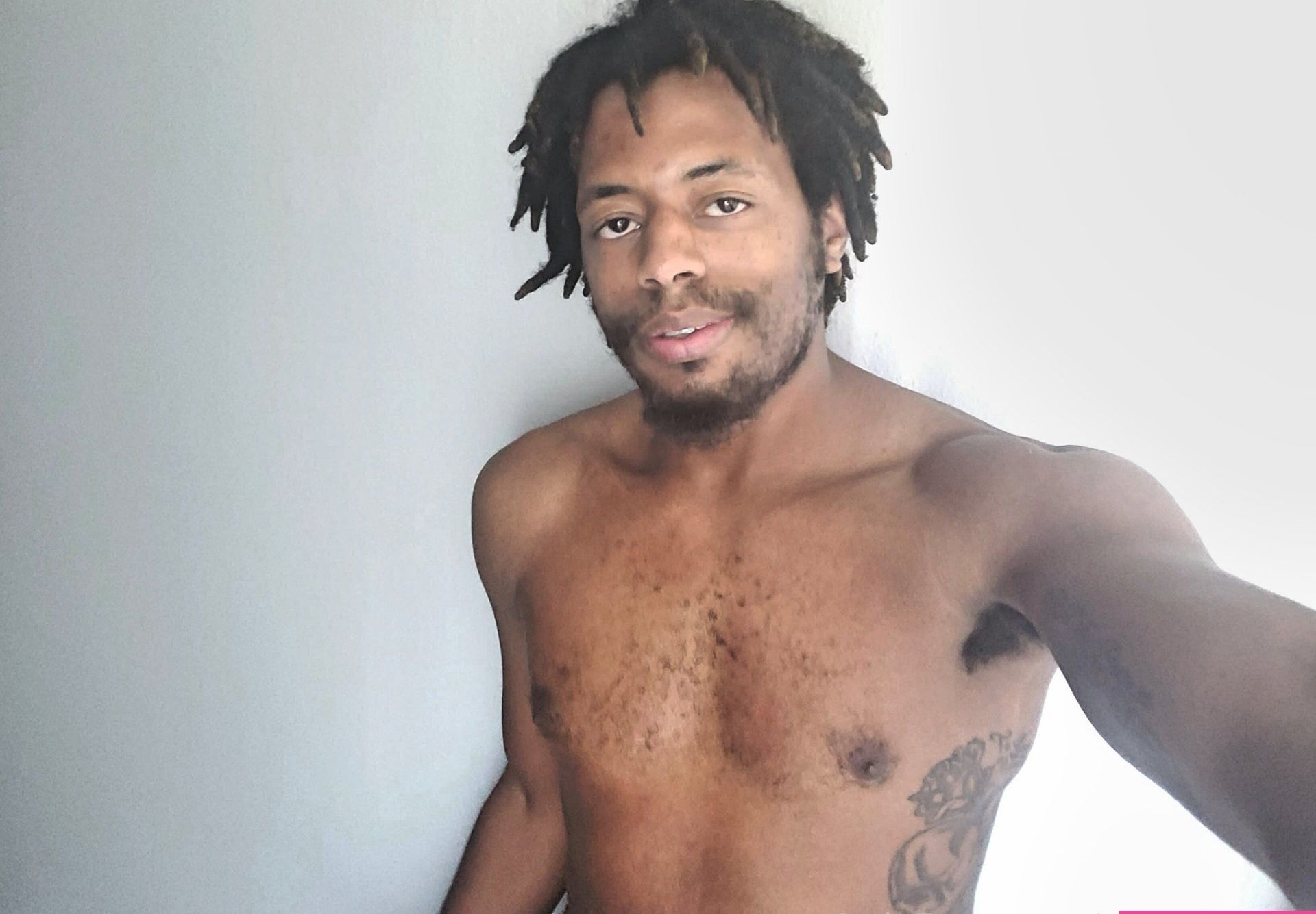 Moestrokes desnuda #108092431