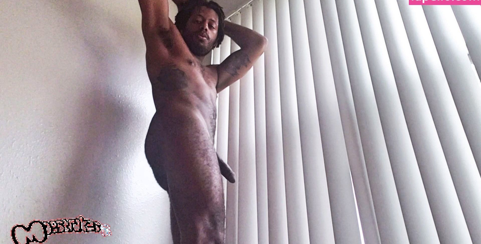 Moestrokes desnuda #108092453