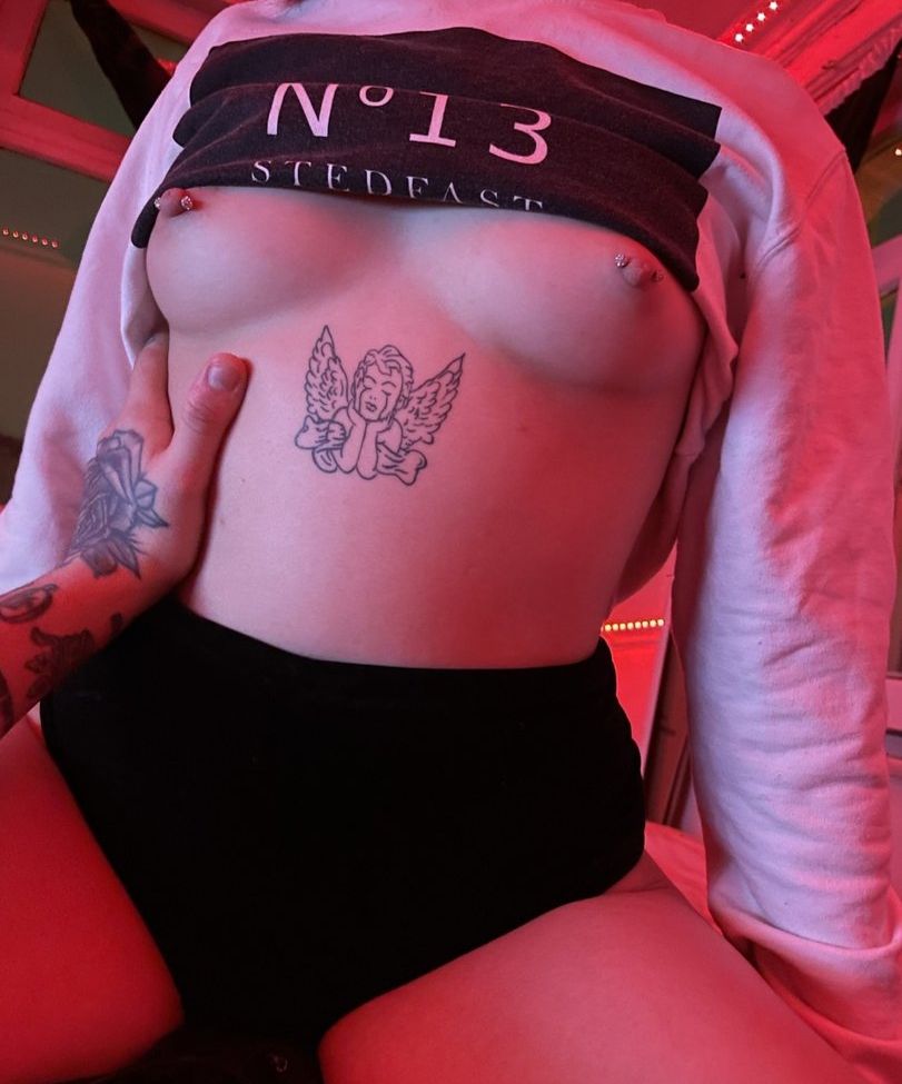 Dee Devilz nackt #109378756