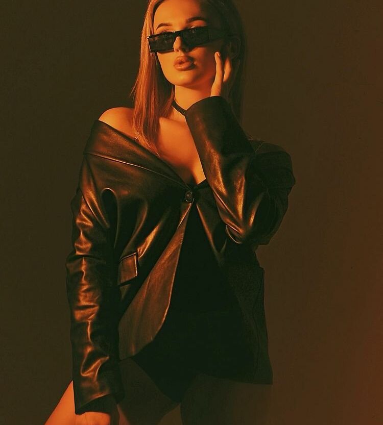 Chikagokate desnuda #109325985