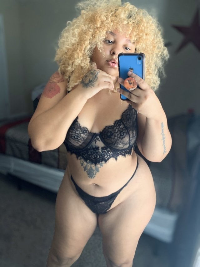 黒人女性の自撮り写真 41
 #101484900