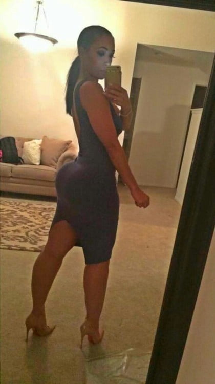 黒人女性の自撮り写真 41
 #101484922