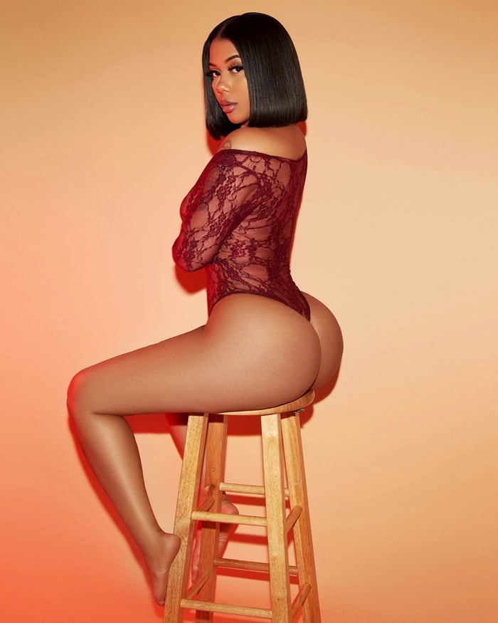 ADORE THE CURVES #104057111