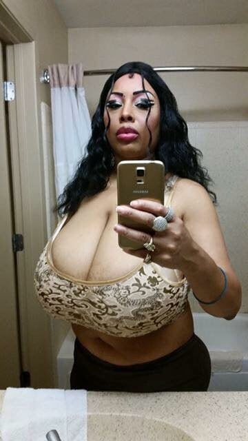 ADORE THE CURVES #104057276