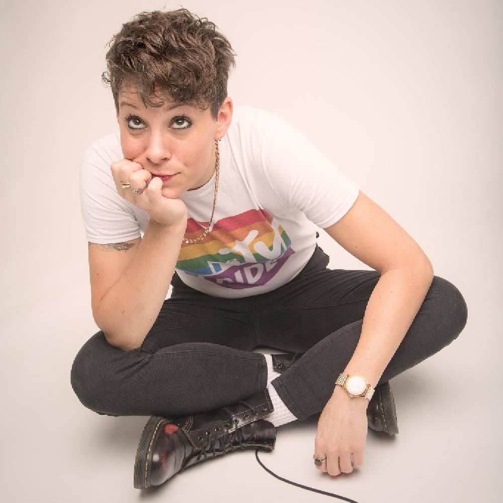 Suzi ruffell, comediante británica, lesbiana, nn
 #100682559