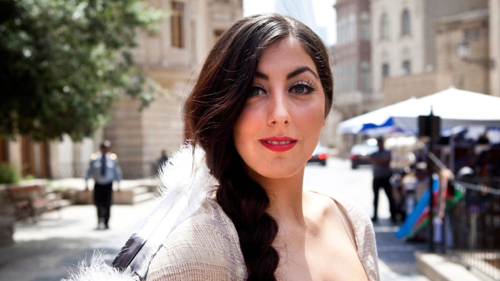 Tolle mädchen + bilder aus aserbaidschan
 #97523147