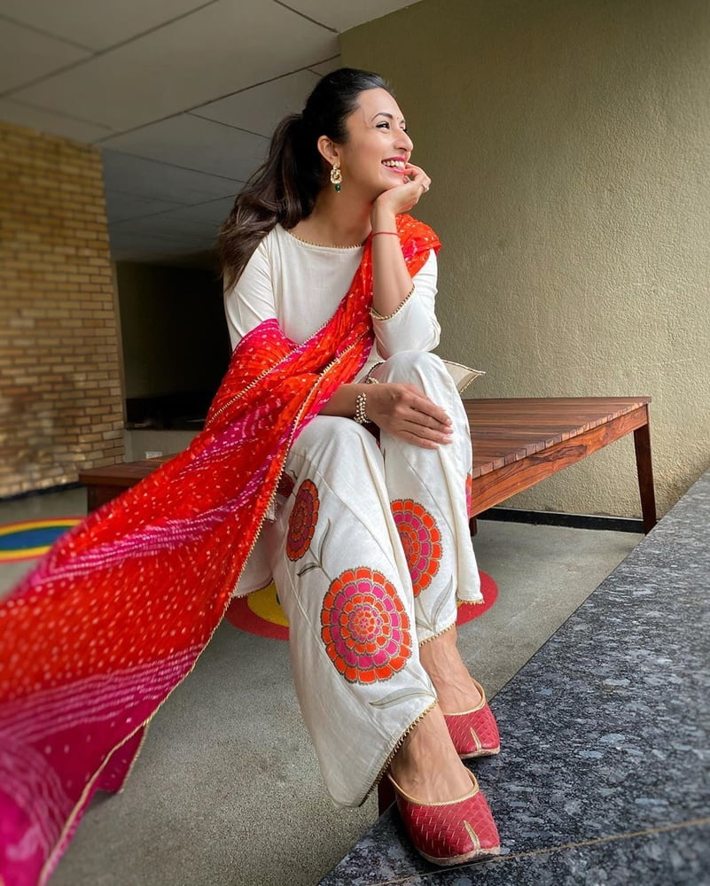 Divyanka Tripathi Dahiya #80249652
