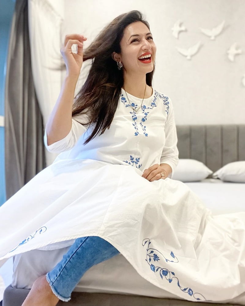 Divyanka Tripathi Dahiya #80249719