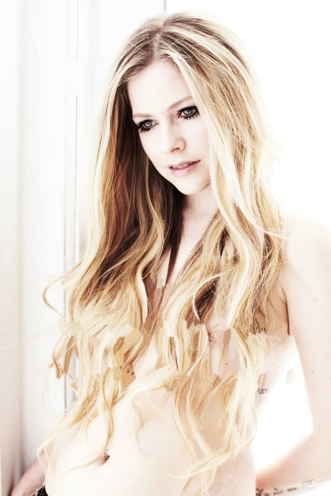 Avril Lavigne - Mark Liddell photoshoot 2013 (nipples!) #97353328