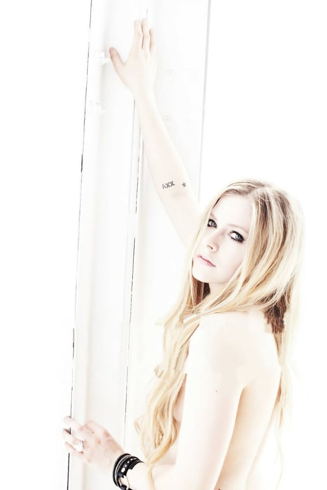 Avril Lavigne - Mark Liddell photoshoot 2013 (nipples!) #97353340