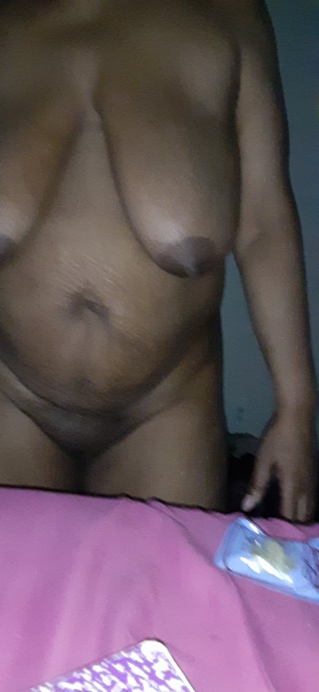アジアの黒人女性の裸
 #97829493
