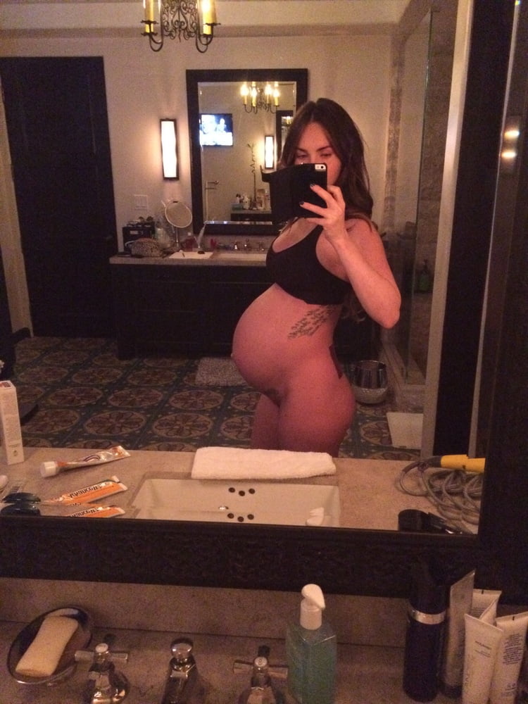 Megan fox (enceinte)
 #88848372