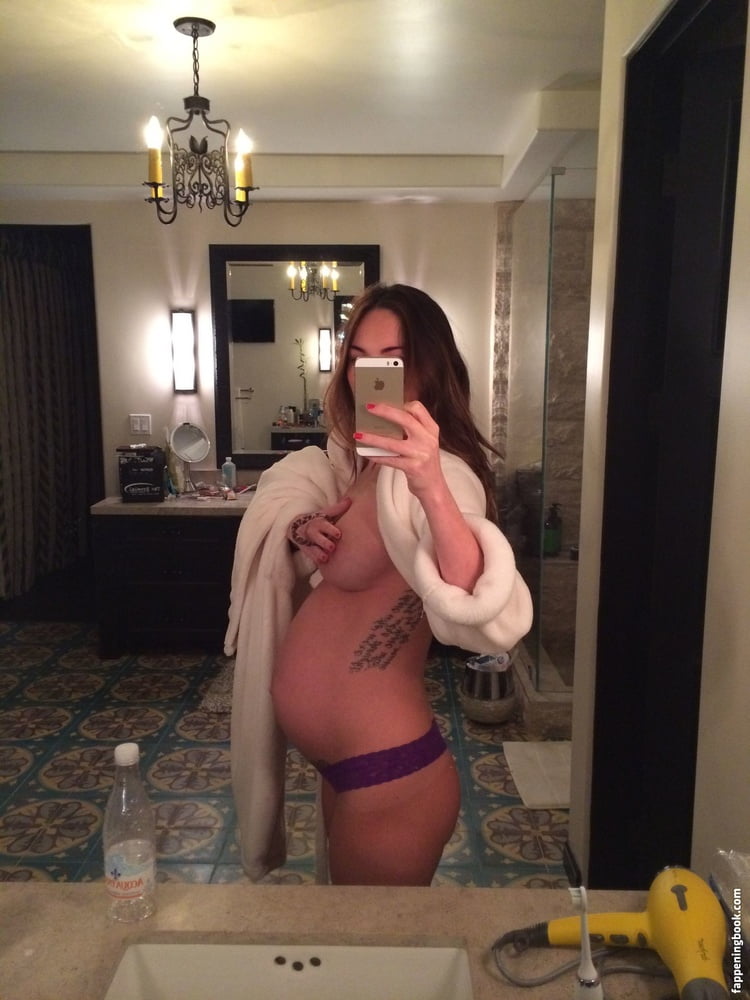 Megan fox (enceinte)
 #88848375