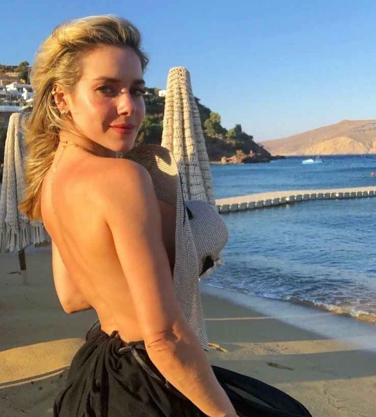 Monique Alfradique desnuda #108101177