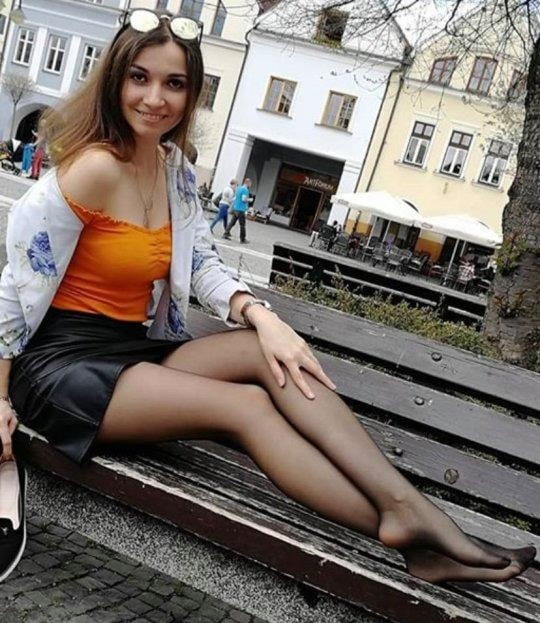 sexy bench girls to enjoy #88701570