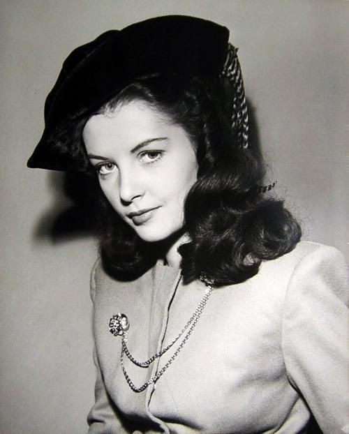 Old Hollywood Women and Hats #91175233