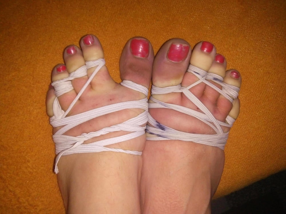Tortura de dedos de los pies
 #93257723