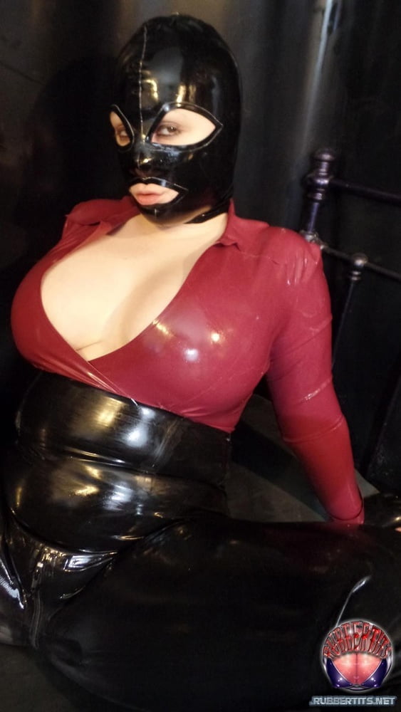 German Curvy Babe  in Rubber #90843350