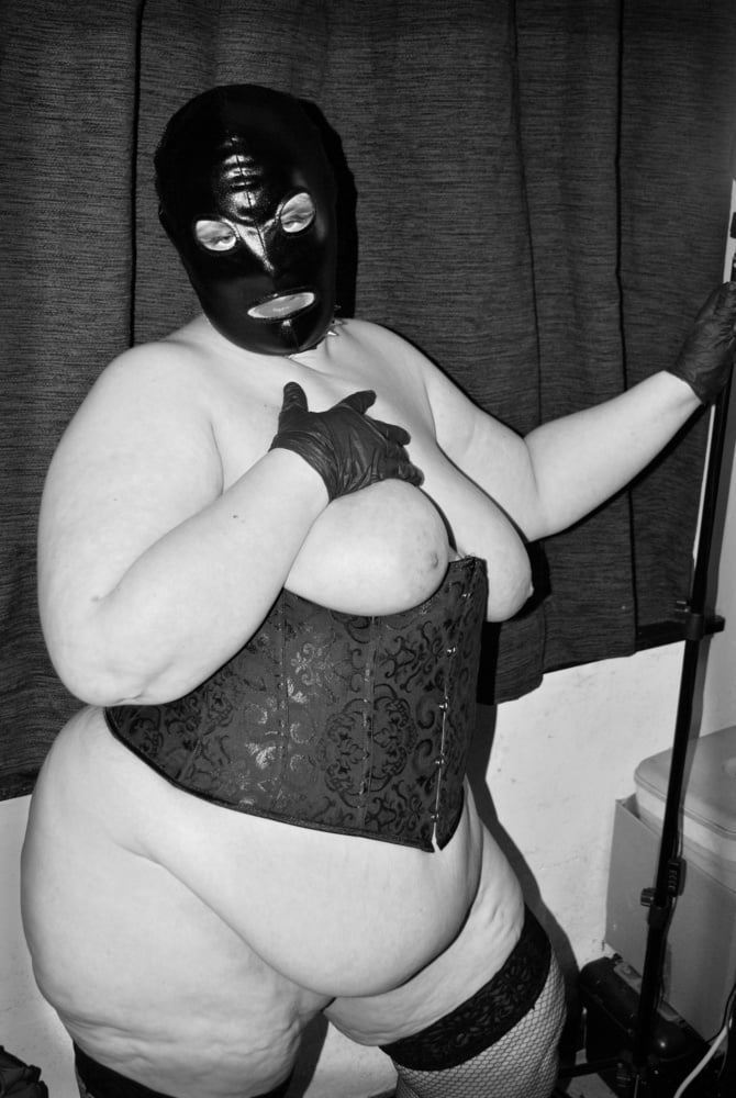 Karcelyne, cagoule et cravache #107159339