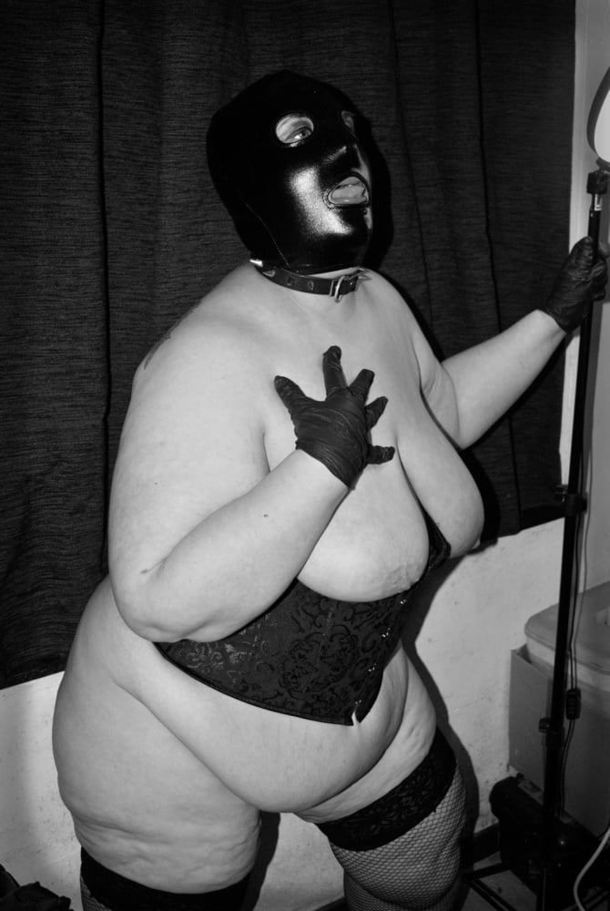 Karcelyne, cagoule et cravache #107159352