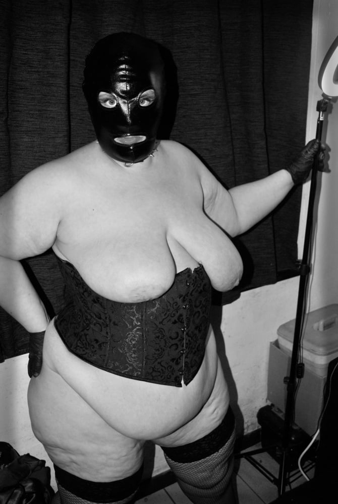 Karcelyne, cagoule et cravache #107159355