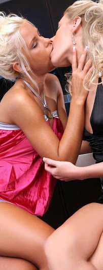 Girls Swapping Tongues 80 #82350547
