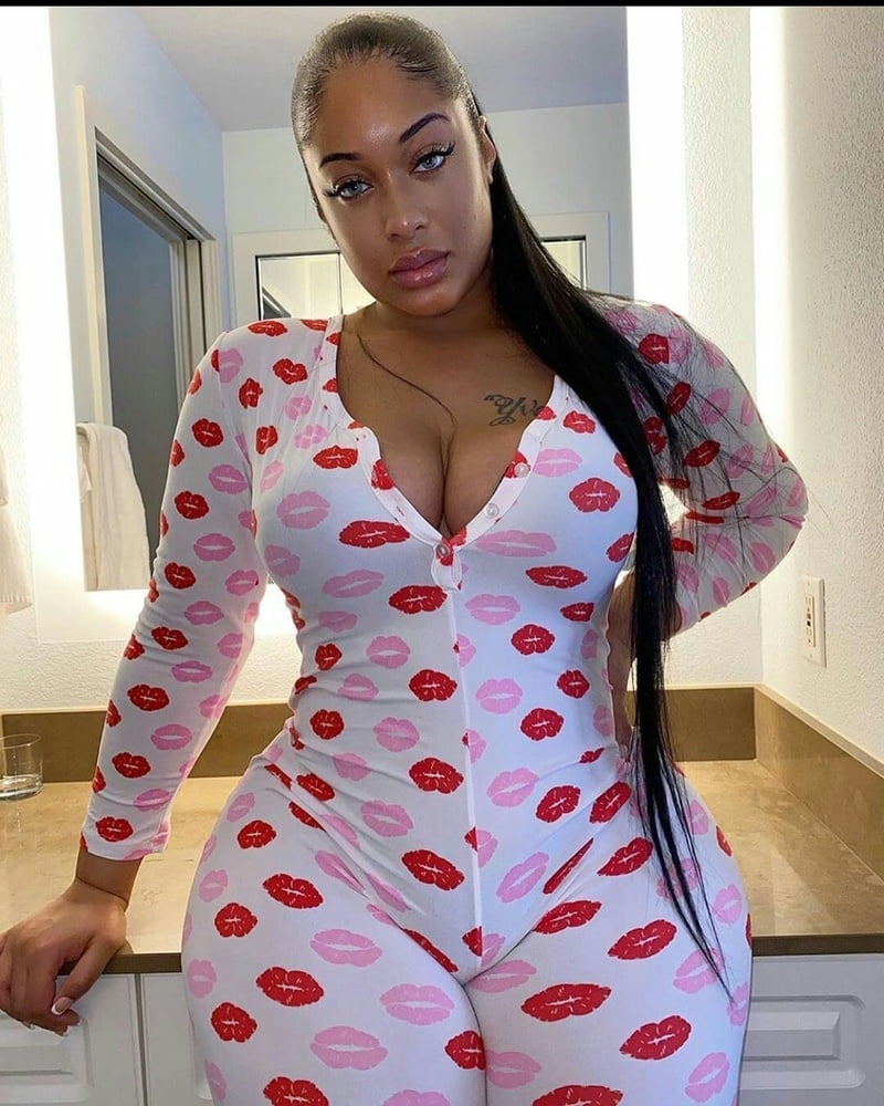 Mamacitas chichonas y culonas
 #96674881