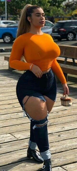 Mamacitas chichonas y culonas
 #96674894