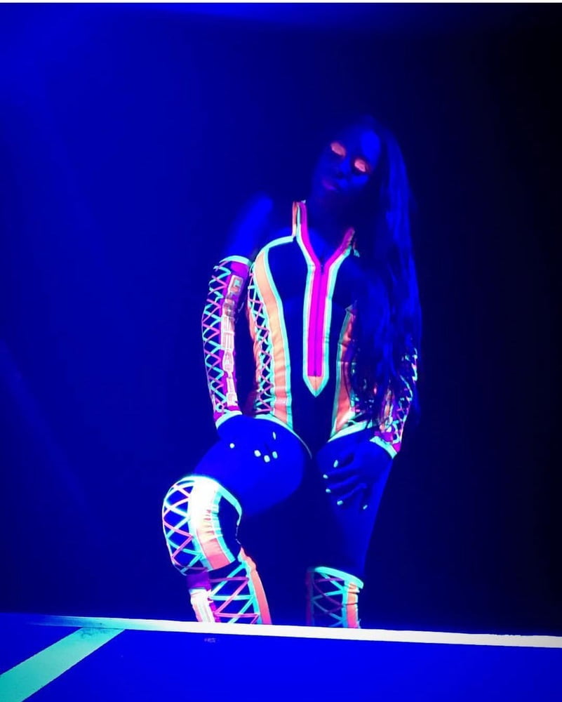 Wwe naomi
 #102432980