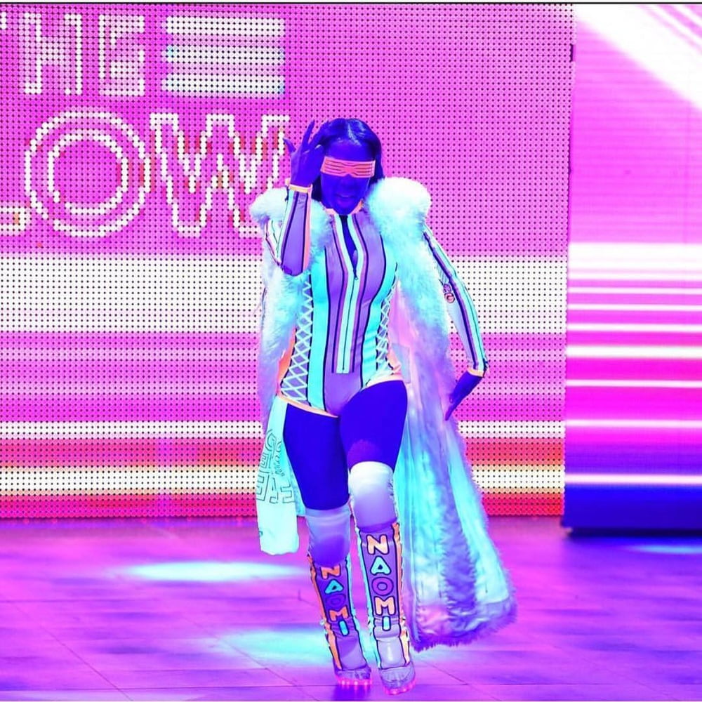 Wwe naomi
 #102433007