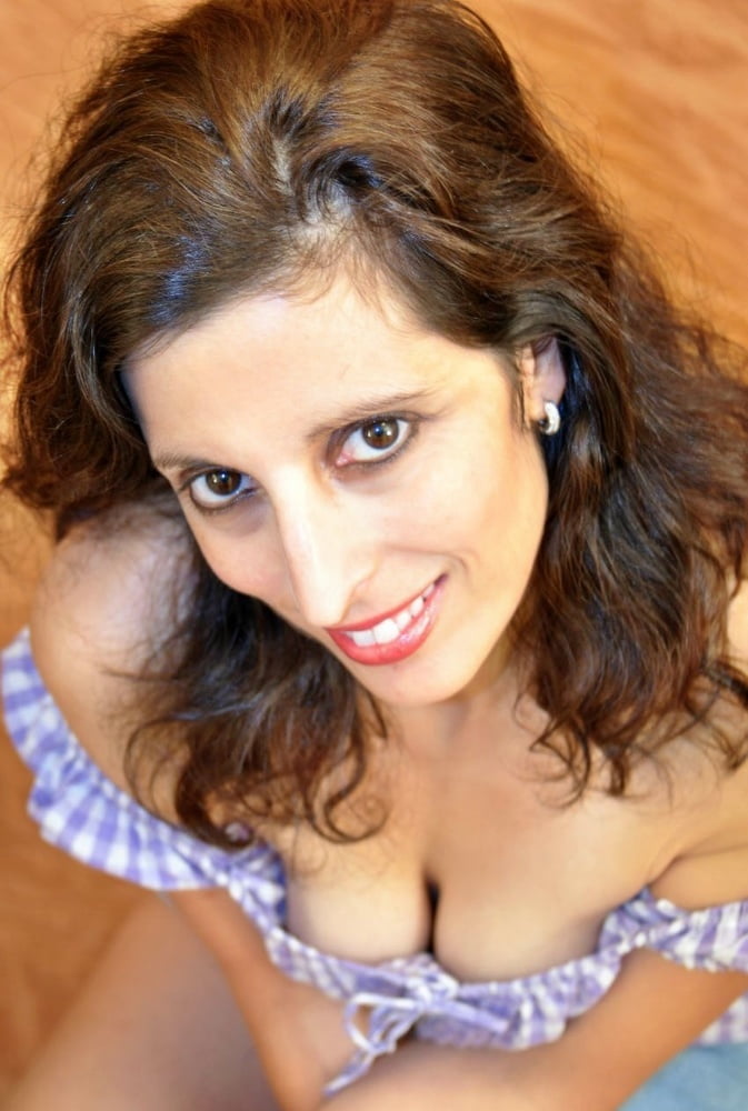 Sexy morena
 #93779717