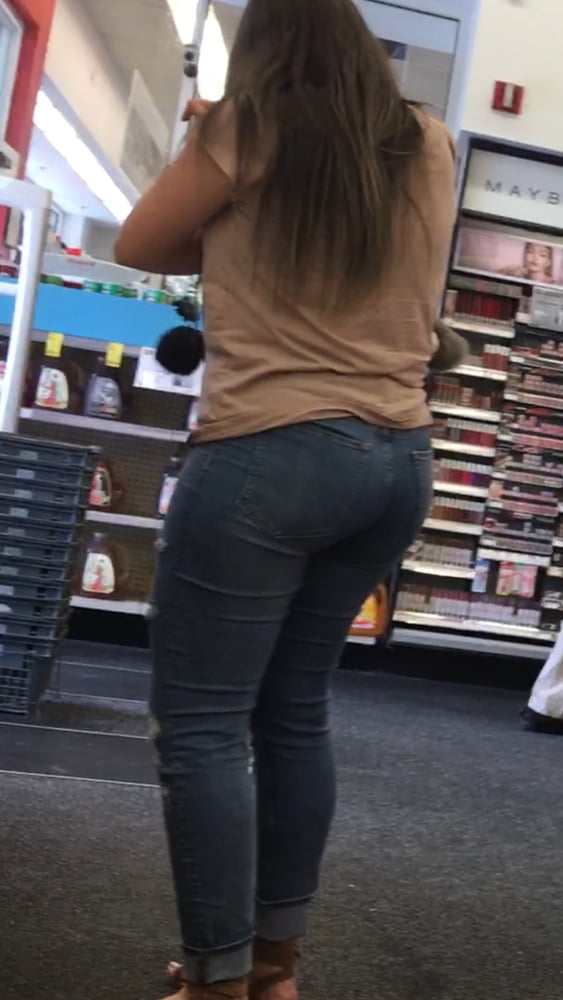 Terrific Latina Ass in tight jeans #81539734
