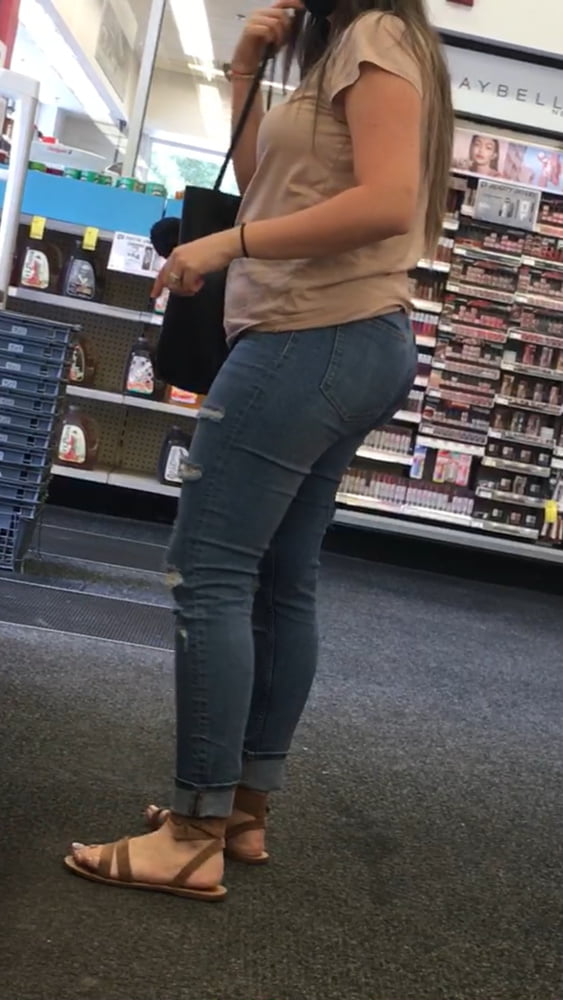 Terrific Latina Ass in tight jeans #81539742