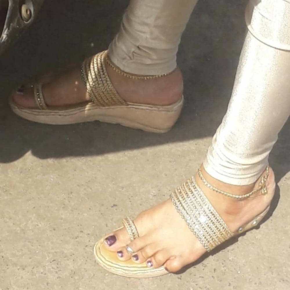 Sexy indische Füße
 #106694477