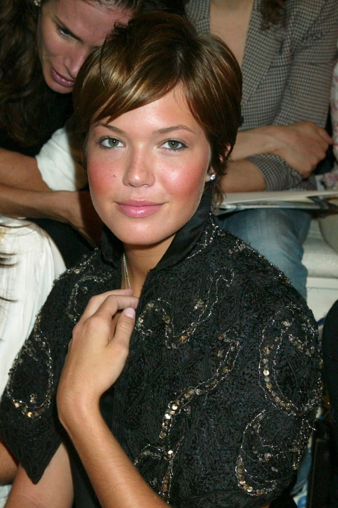 Mandy Moore - Olympus Fashion Week (13 - 15 September 2004) #82047230
