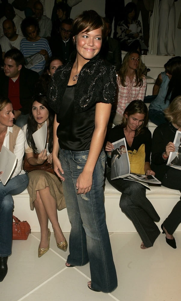 Mandy Moore - Olympus Fashion Week (13 - 15 September 2004) #82047239