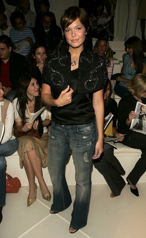 Mandy Moore - Olympus Fashion Week (13 - 15 September 2004) #82047248