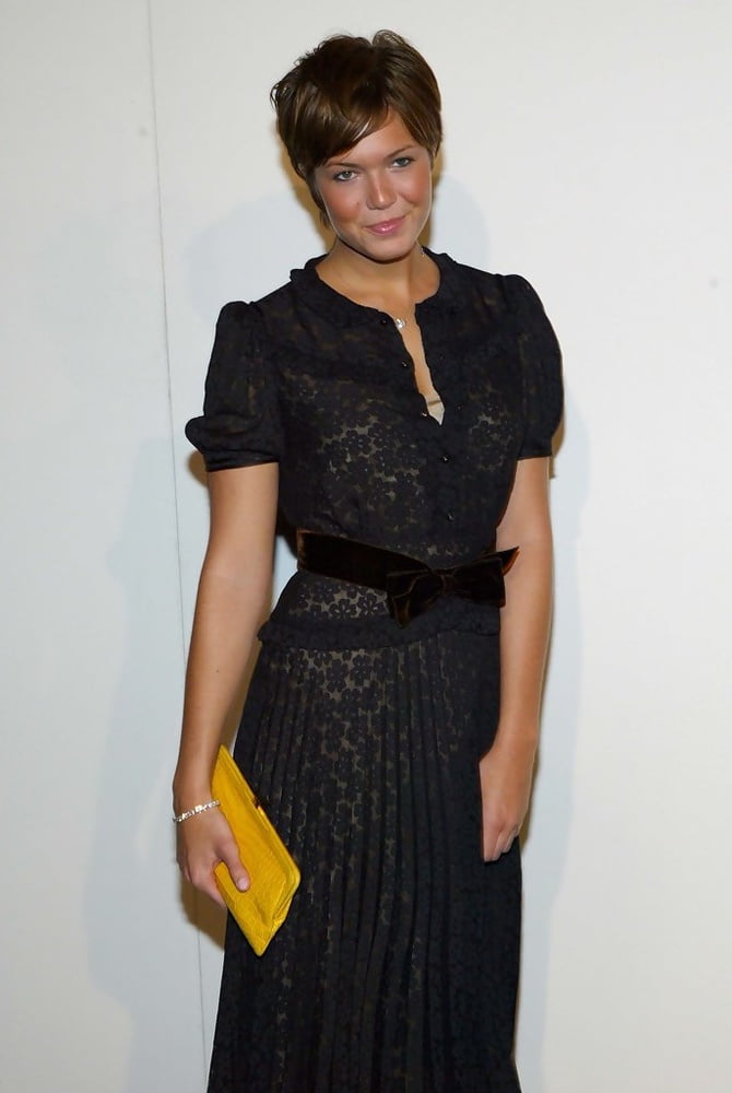 Mandy Moore - Olympus Fashion Week (13 - 15 September 2004) #82047452