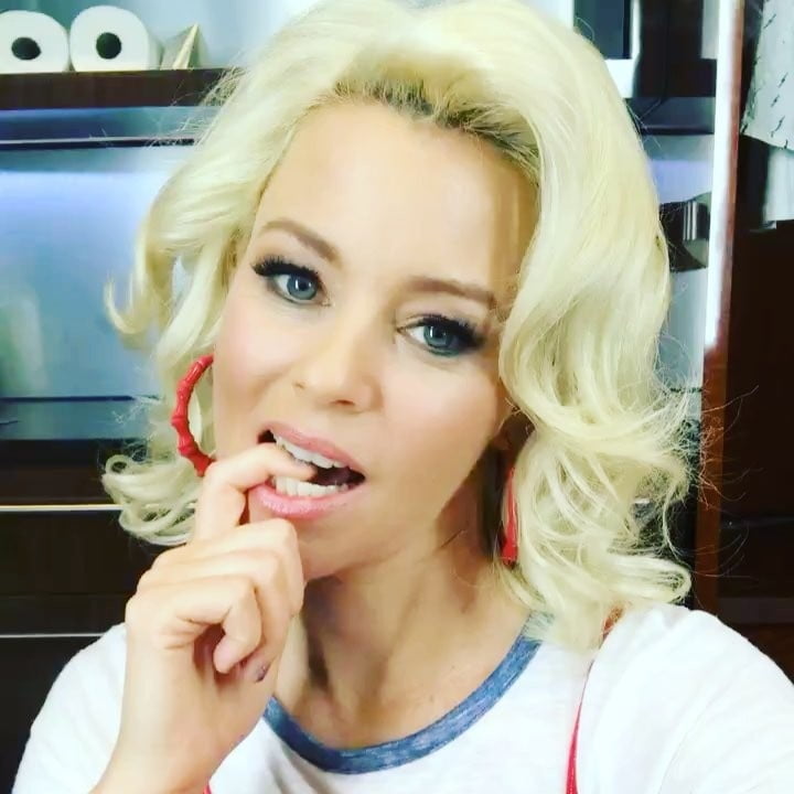 Elizabeth Banks #89254812